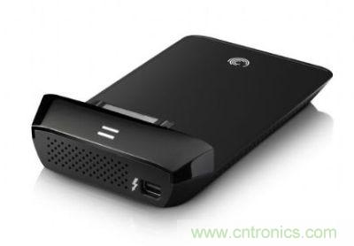 Thunderbolt高速傳輸接口可轉換成SATA接口，連接2.5寸硬盤產品