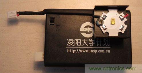 上接口插頭插座，套上熱縮管