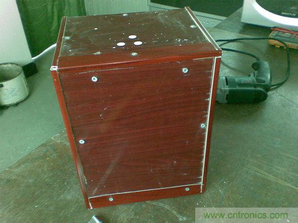 牛人DIY:百元自製車載冰箱