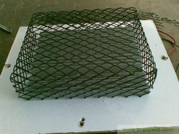 牛人DIY:百元自製車載冰箱