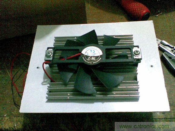 牛人DIY:百元自製車載冰箱