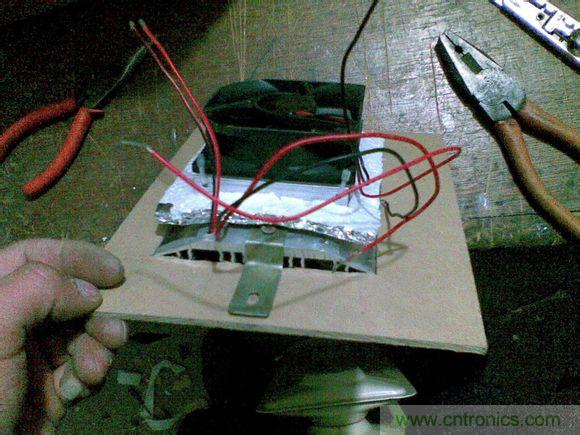 牛人DIY:百元自製車載冰箱