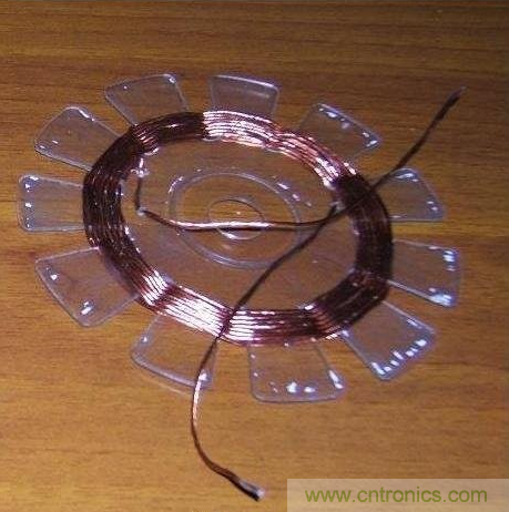 DIY：手工打造智能無線供電台燈