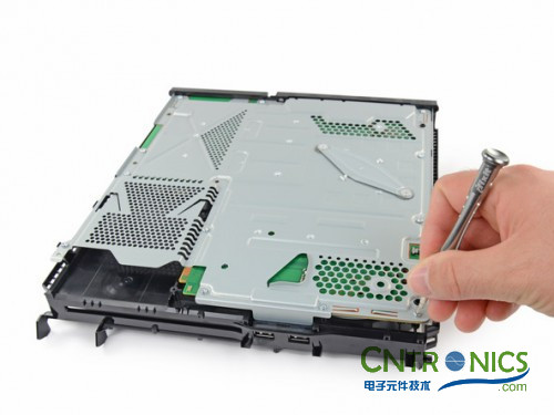 遊戲機內部的秘密：逆天級拆解索尼 PALY STATION 4!