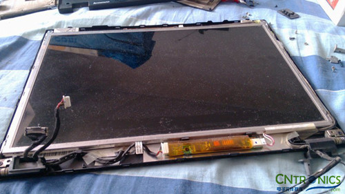 創意DIY：將筆記本大卸八塊做成台式機！