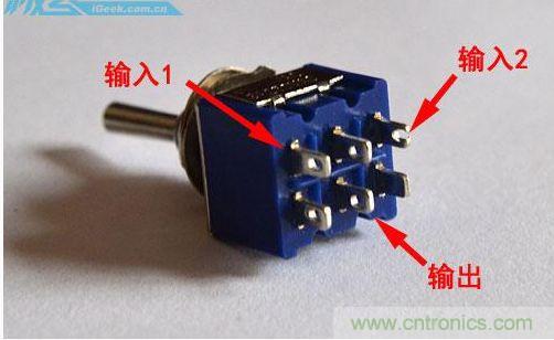 DIY：自製超炫音頻分配器，實現音箱共用