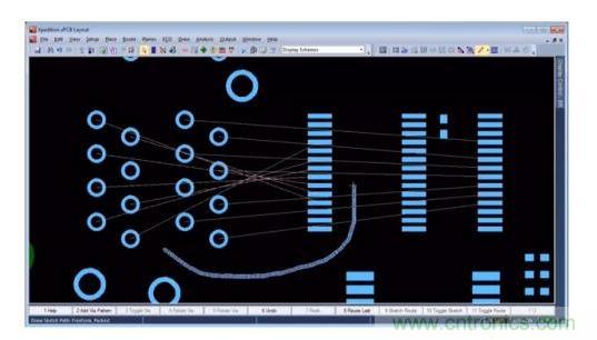 設計師粗略繪製出一條從左