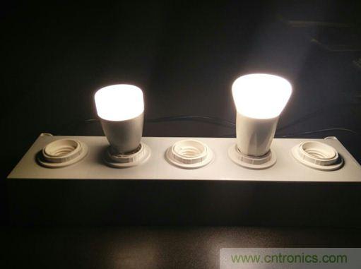 拆解分析：兩款藍牙LED智能燈泡大比拚