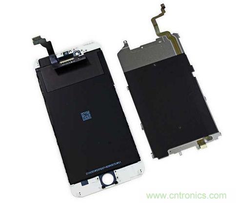 iPhone 6 Plus搭載的高清LED屏幕尺寸為5.5英寸，像素密度為401ppi，並采用了IPS（平麵轉換）技術。（來源：iFixit）