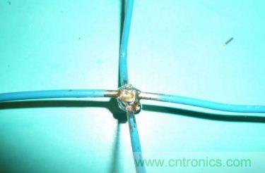 技術宅要逆天，DIY四點定位燈實現虛擬實境遊戲