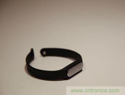 小米手環光感版體驗：便宜實惠，功能尚可