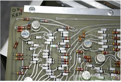 拆解也懷舊，讓人驚歎的古董級可編程科學計算器 from 1966