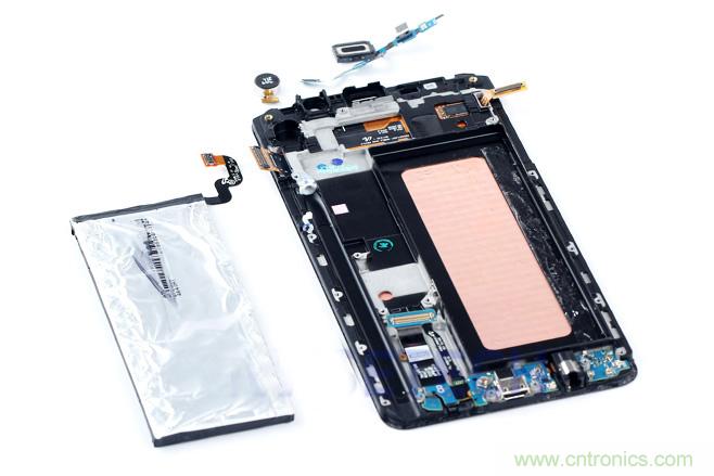 Galaxy Note5拆解，與S係列差距日漸模糊