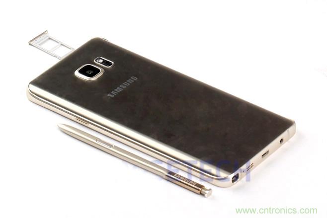 Galaxy Note5拆解，與S係列差距日漸模糊
