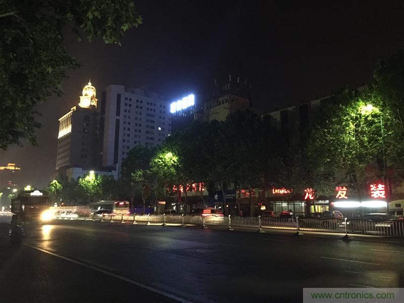 無邊框的 nubia Z9 ，一款既有驚喜，又有驚豔的智能手機