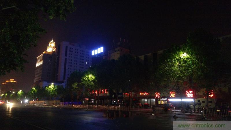 無邊框的 nubia Z9 ，一款既有驚喜，又有驚豔的智能手機