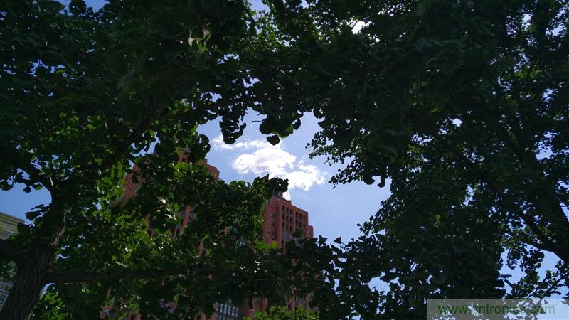 無邊框的 nubia Z9 ，一款既有驚喜，又有驚豔的智能手機