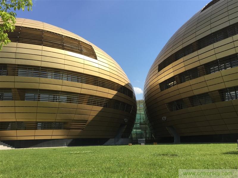 無邊框的 nubia Z9 ，一款既有驚喜，又有驚豔的智能手機