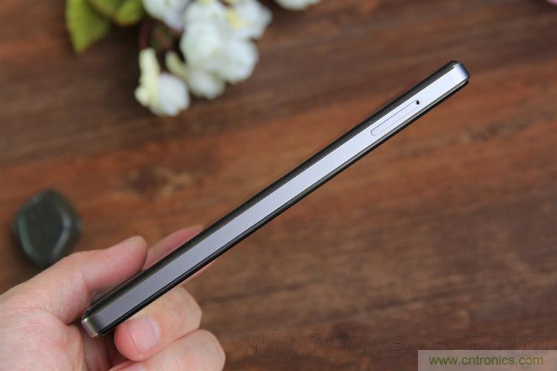 無邊框的 nubia Z9 ，一款既有驚喜，又有驚豔的智能手機