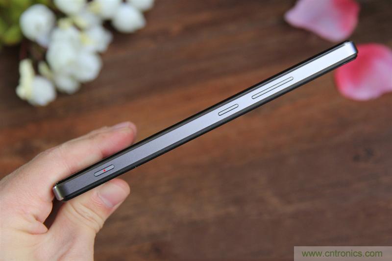 無邊框的 nubia Z9 ，一款既有驚喜，又有驚豔的智能手機