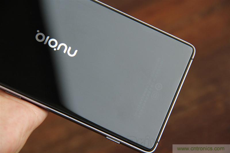 無邊框的 nubia Z9 ，一款既有驚喜，又有驚豔的智能手機