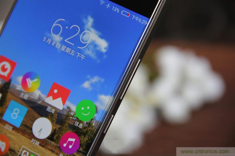 無邊框的 nubia Z9 ，一款既有驚喜，又有驚豔的智能手機