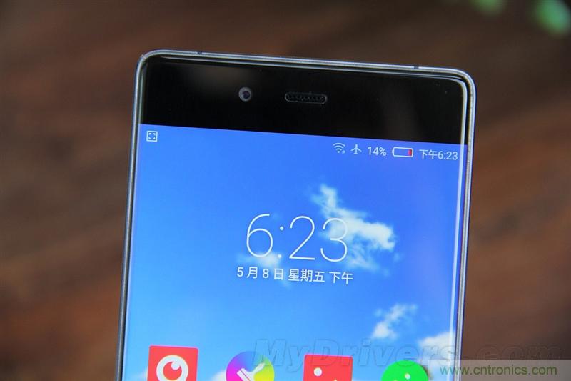 無邊框的 nubia Z9 ，一款既有驚喜，又有驚豔的智能手機