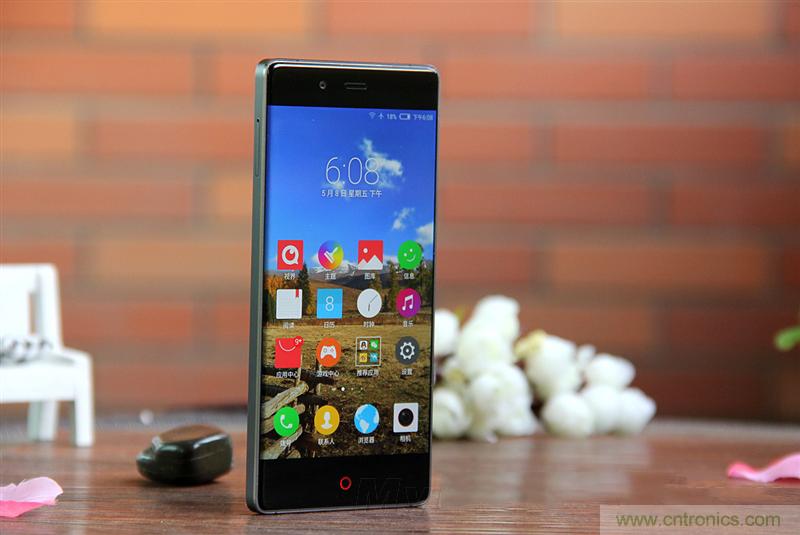 無邊框的 nubia Z9 ，一款既有驚喜，又有驚豔的智能手機