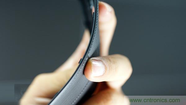 業界良心 LG V10 評測:剛毅、冷峻，不失人性化