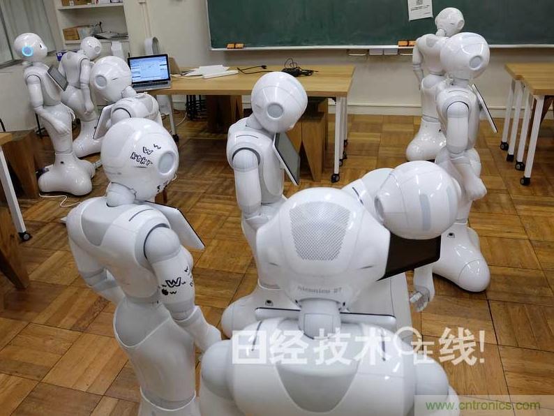 拆解筆記本不過癮，那就來拆拆日本情感機器人吧！