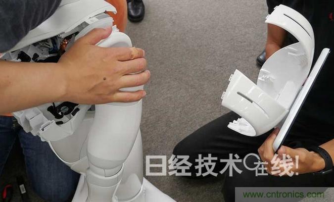 拆解筆記本不過癮，那就來拆拆日本情感機器人吧！