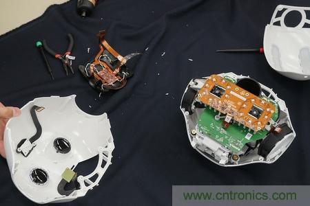 拆解筆記本不過癮，那就來拆拆日本情感機器人吧！