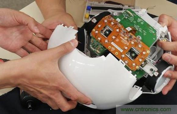 拆解筆記本不過癮，那就來拆拆日本情感機器人吧！