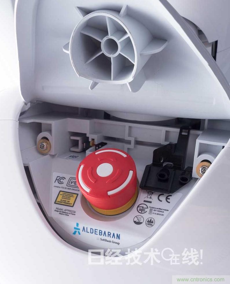 拆解筆記本不過癮，那就來拆拆日本情感機器人吧！