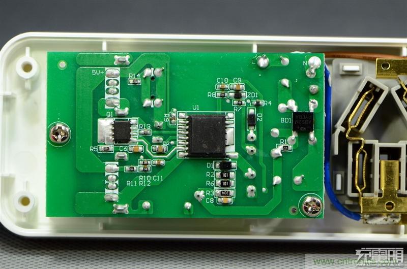 航嘉智能插線板拆解評測：看老牌機電如何&rdquo;秒殺&ldquo;後起之秀