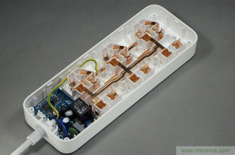 做工怒讚 神秘芯片！小米智能插線板拆解、評測