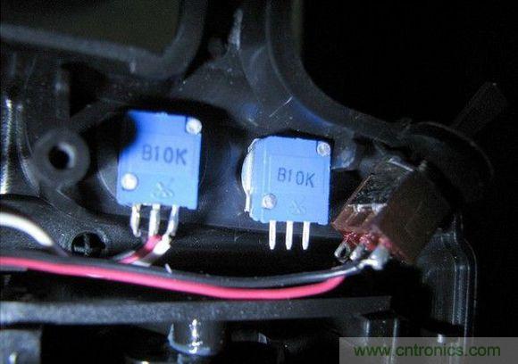 無人機 DIY 製作全過程，酷得不要不要的！