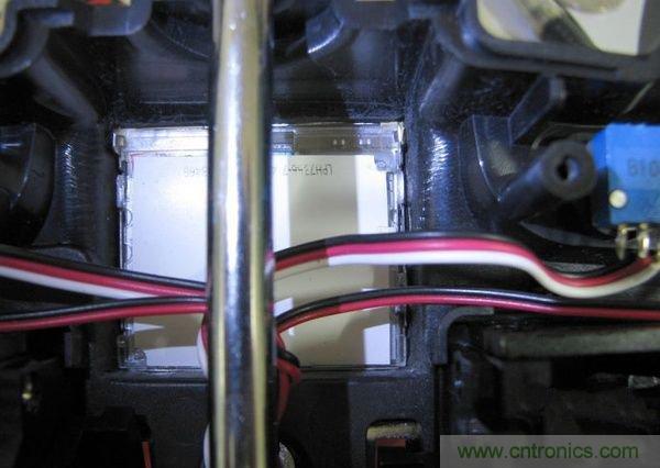 無人機 DIY 製作全過程，酷得不要不要的！