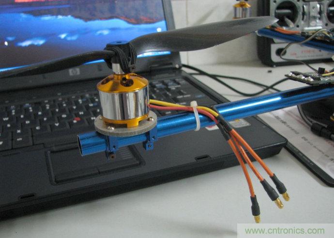 無人機 DIY 製作全過程，酷得不要不要的！