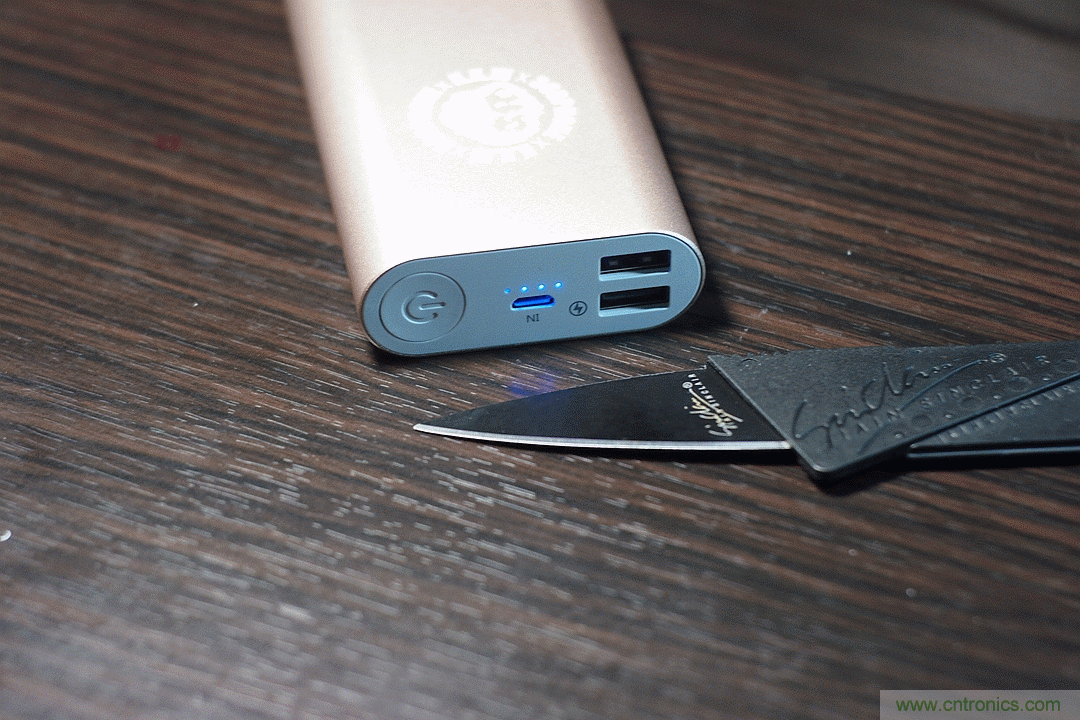 移動電源也玩雙引擎？快到你想象不到