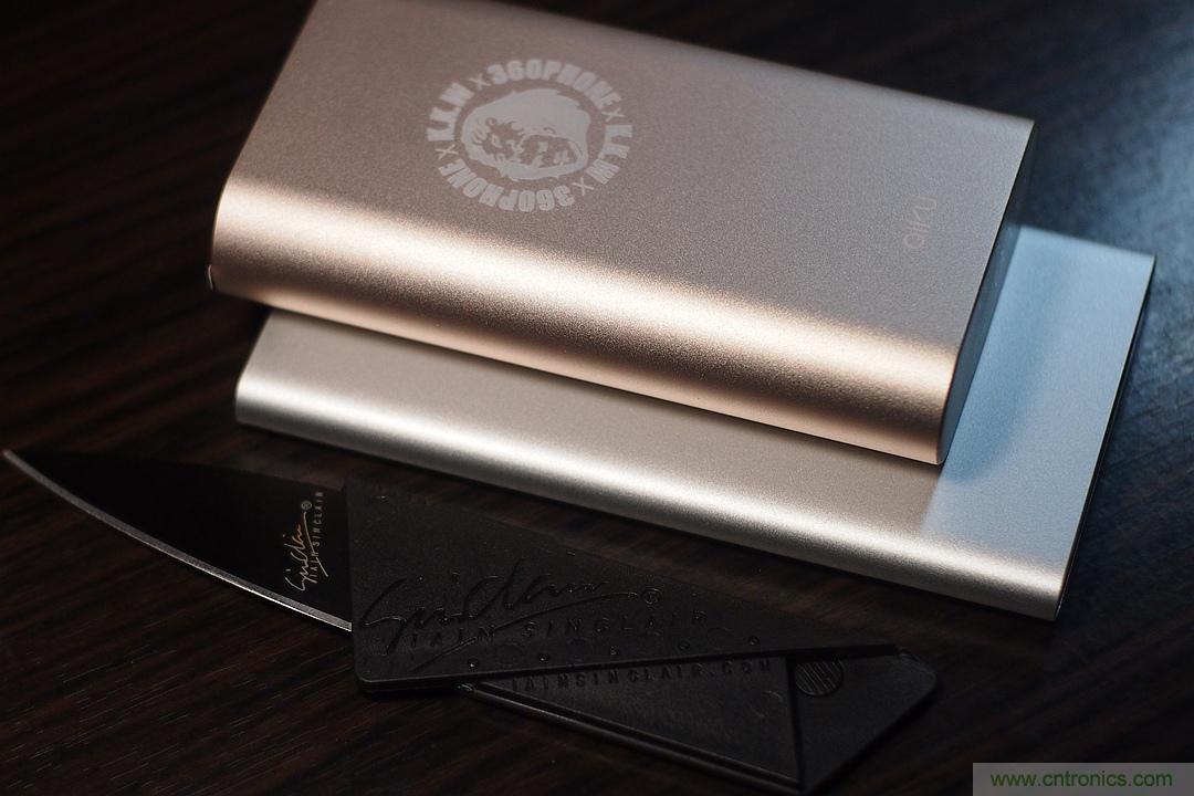 移動電源也玩雙引擎？快到你想象不到