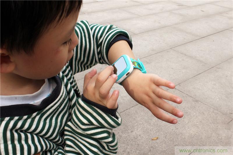 別讓《失孤》重演，360兒童手表幫你定住家中小頑童！