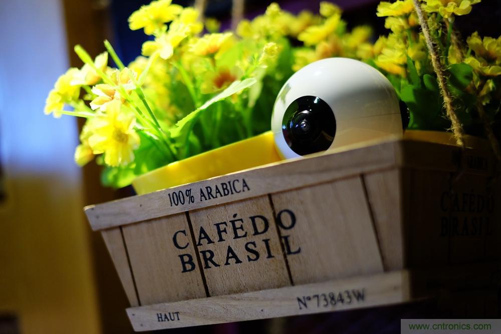 造型神似BB8，讓照片翻滾起來&mdash;&mdash;暴風魔眼