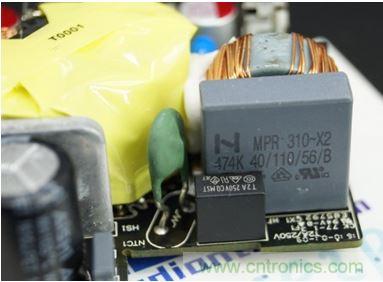 69元小米4口USB充電器詳細拆解，看完你也能DIY一個