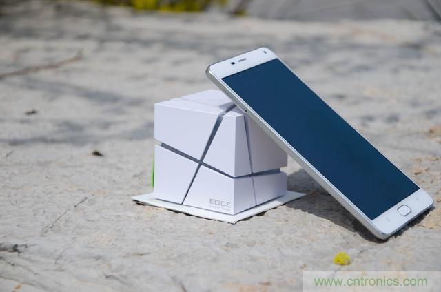 洛斐創意藍牙音箱，光與建築點綴生活