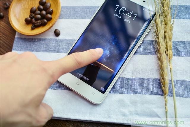 國產手機新標杆-vivo Xplay5全麵測評