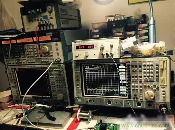 想看大牛是如何DIY射頻功放的嗎？