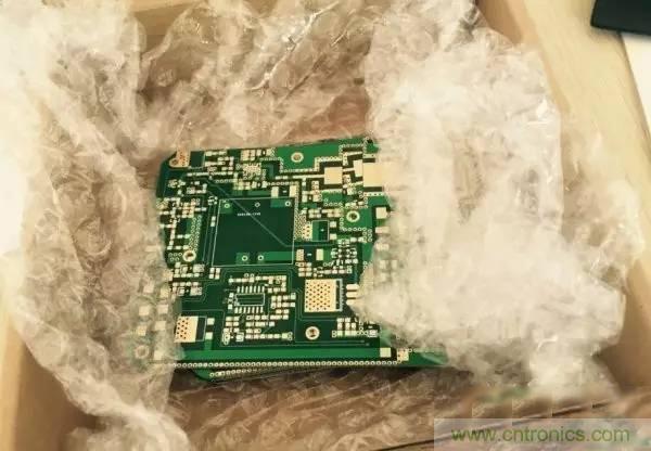 想看大牛是如何DIY射頻功放的嗎？