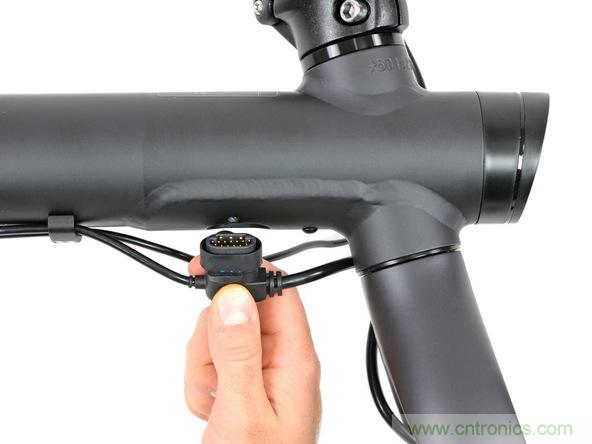 從電池到傳感器，完整拆解小米智能自行車