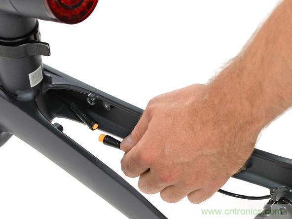 從電池到傳感器，完整拆解小米智能自行車